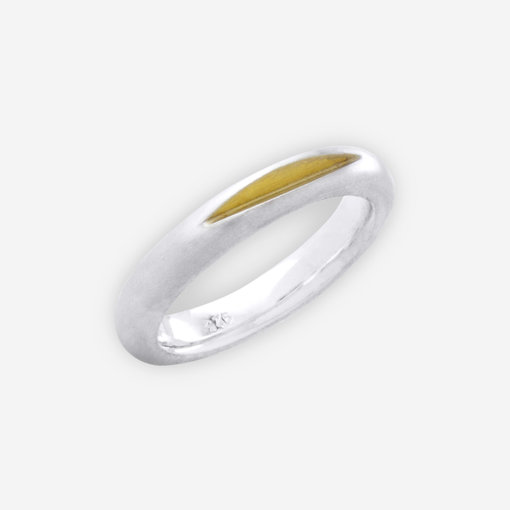 El anillo liso unisex, pulido se hace a mano de plata fina 925.
